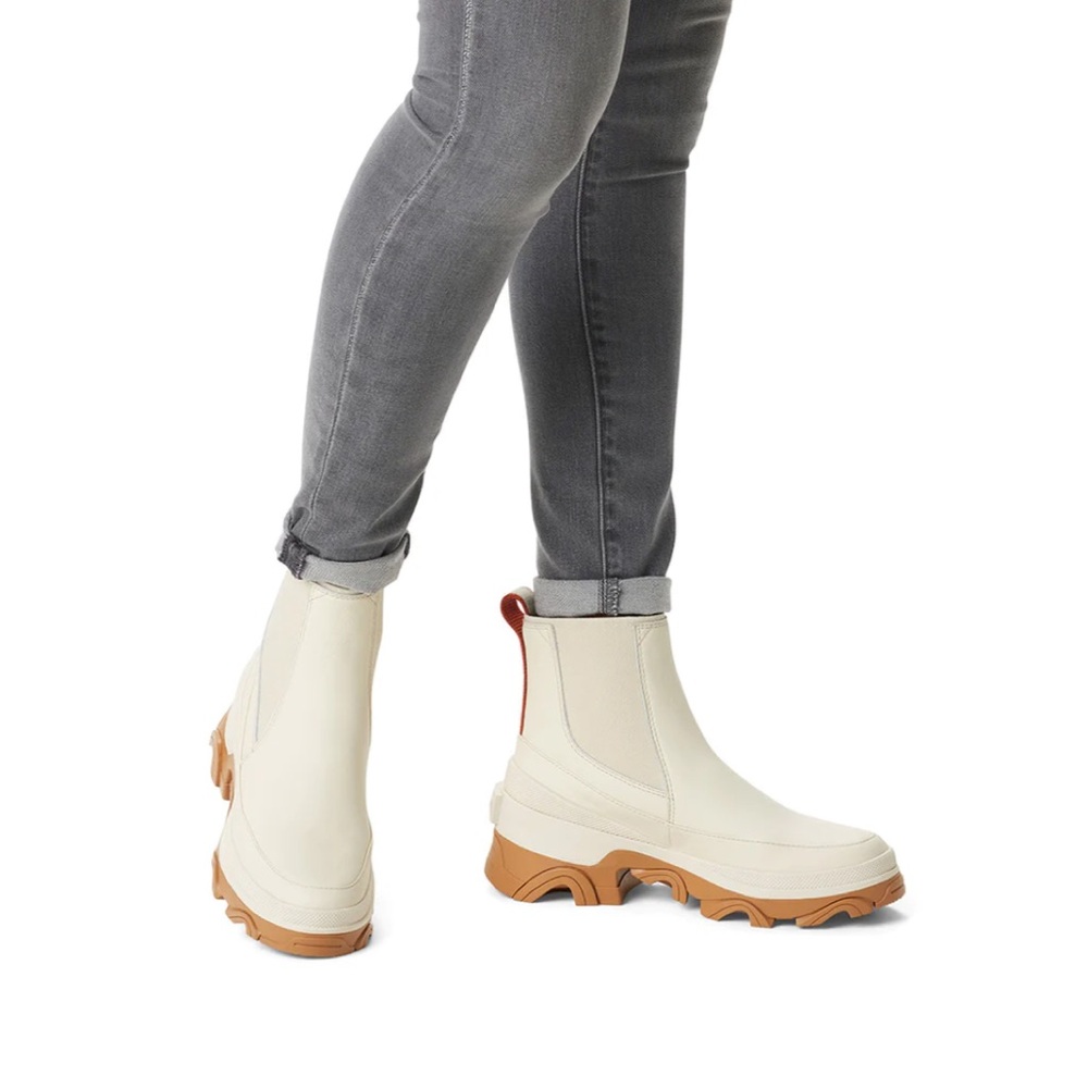 SOREL
SOREL WOMEN'S BREX CHELSEA
BOOT IN NATURAL/SEA SALT  like new size 7